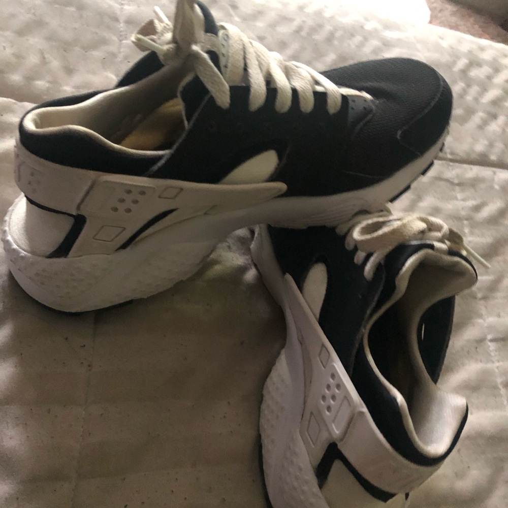 Black and White Nike’s Huaraches